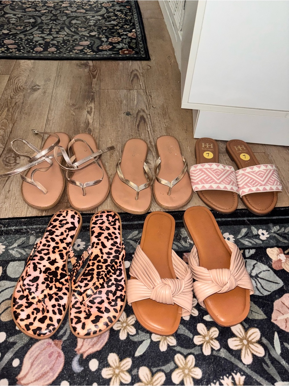 5 pairs of sandals